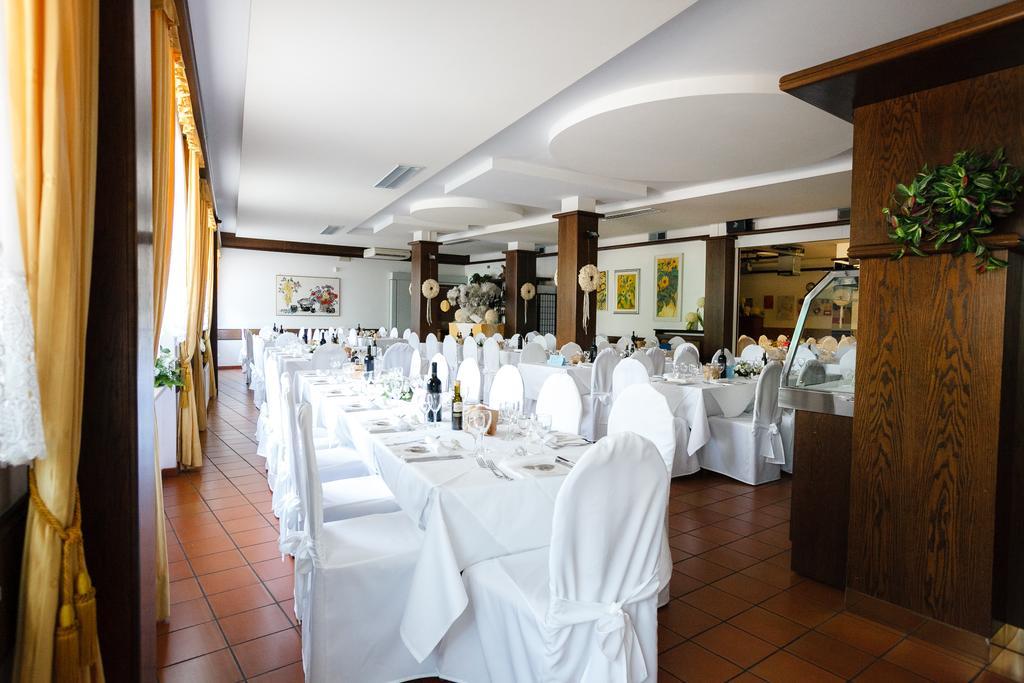 באסלגה די פינה Hotel Olimpic מראה חיצוני תמונה