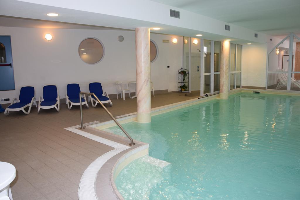 באסלגה די פינה Hotel Olimpic מראה חיצוני תמונה