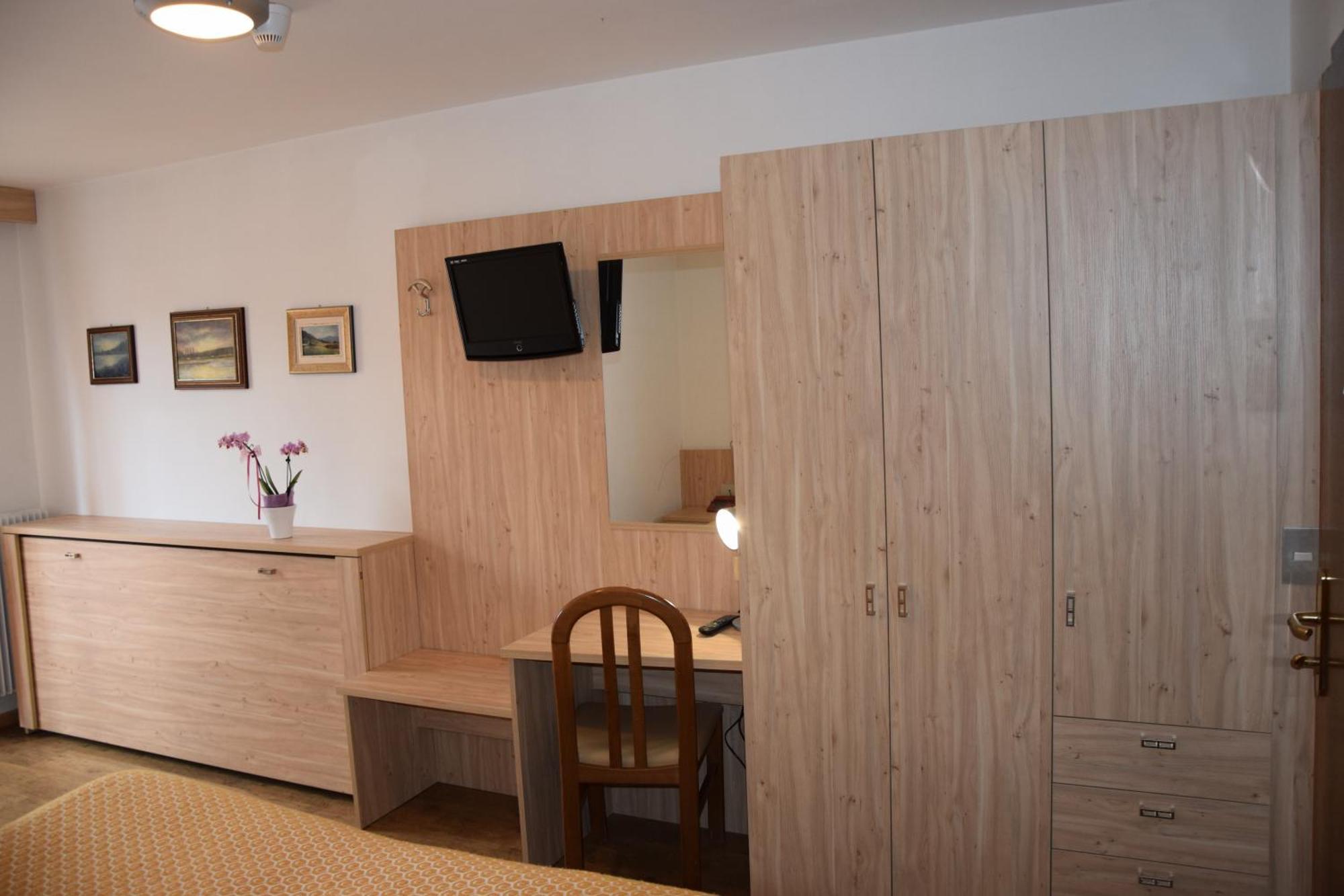 באסלגה די פינה Hotel Olimpic מראה חיצוני תמונה