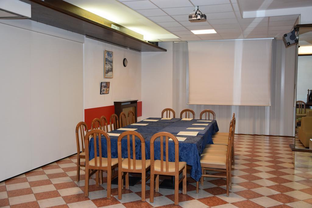 באסלגה די פינה Hotel Olimpic מראה חיצוני תמונה