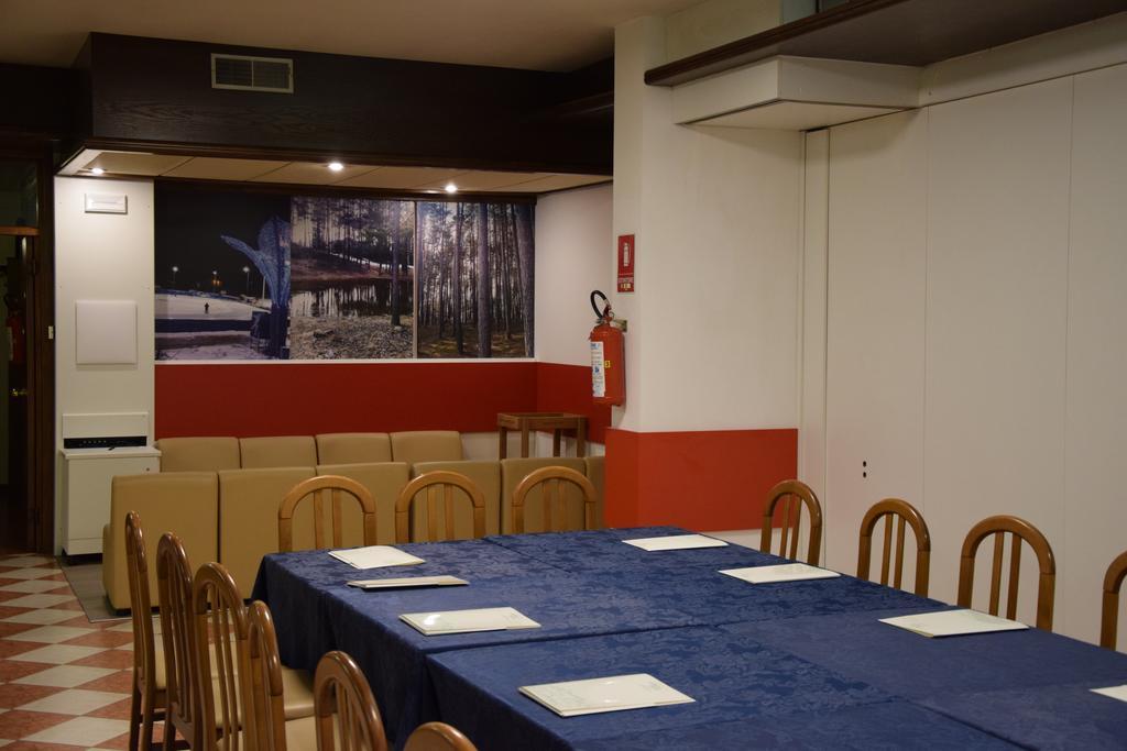 באסלגה די פינה Hotel Olimpic מראה חיצוני תמונה