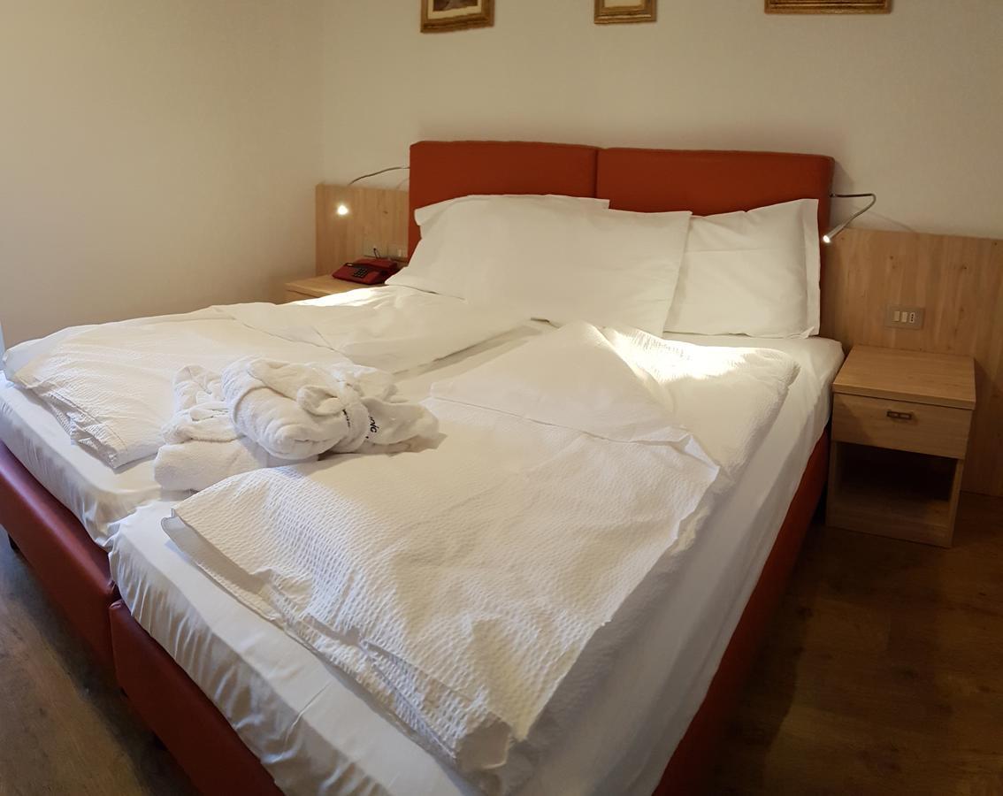 באסלגה די פינה Hotel Olimpic מראה חיצוני תמונה