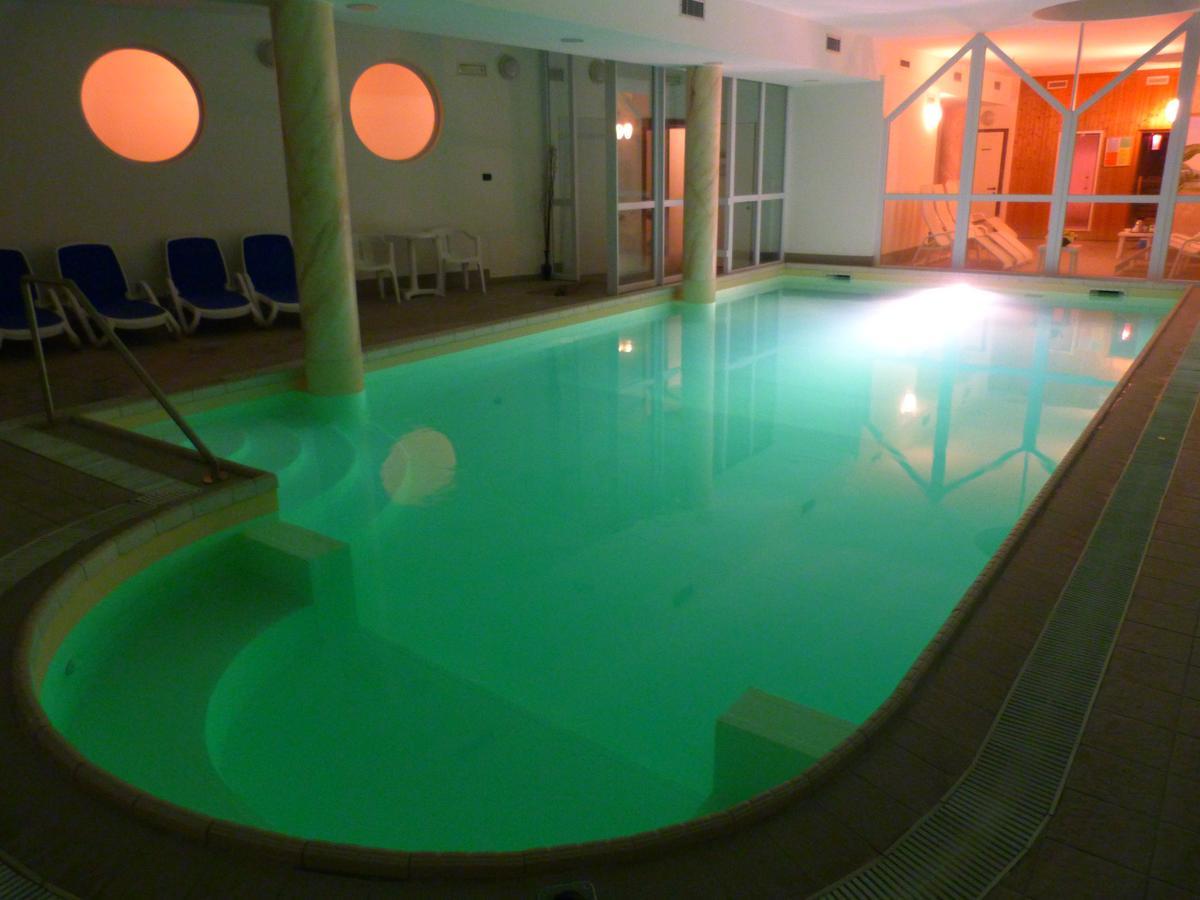 באסלגה די פינה Hotel Olimpic מראה חיצוני תמונה